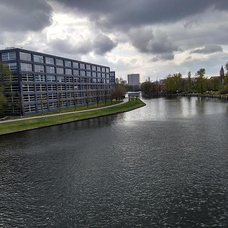 200Qm Loft For Friends And Family - On The Spree! Lägenhet Berlin Exteriör bild