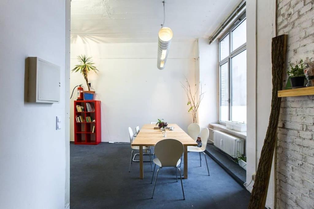 200Qm Loft For Friends And Family - On The Spree! Lägenhet Berlin Exteriör bild