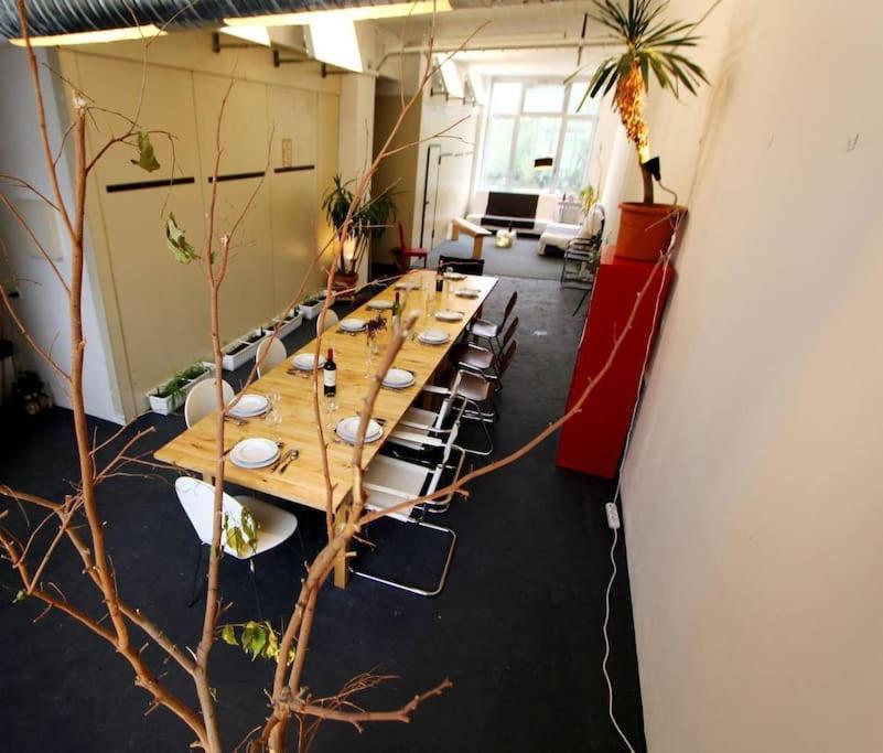 200Qm Loft For Friends And Family - On The Spree! Lägenhet Berlin Exteriör bild
